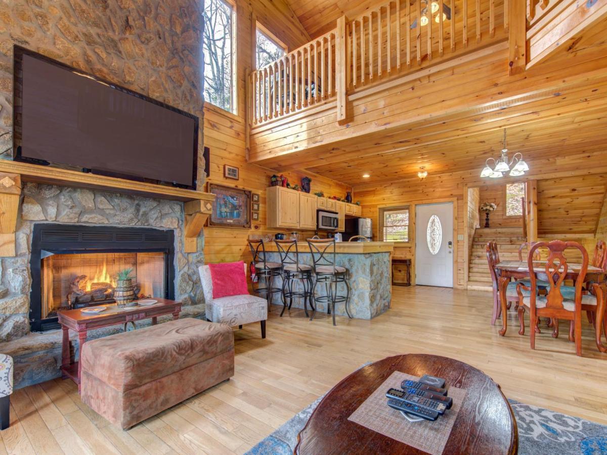 Splashing Sunrise, 2 Bedrooms, Private Pool, Arcade, Hot Tub, Sleeps 6 Pigeon Forge Exterior photo