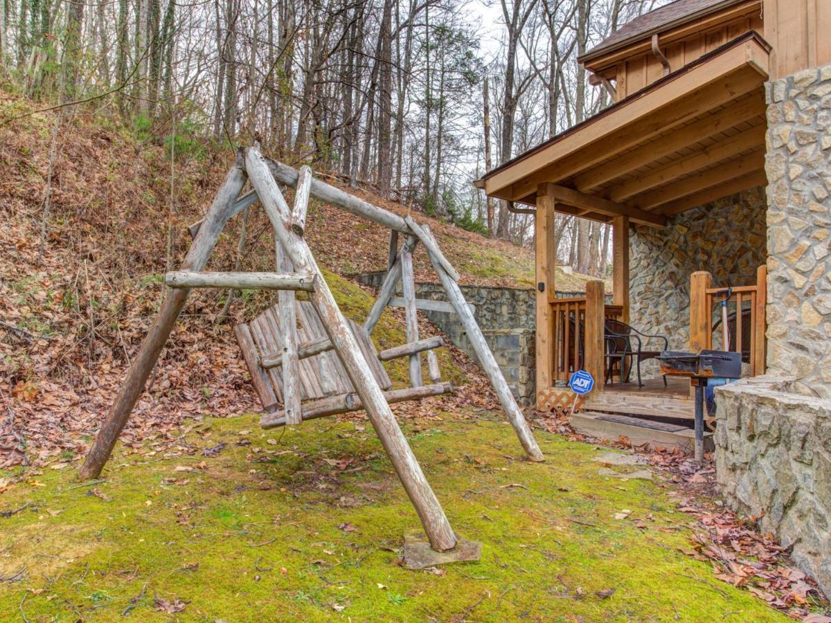 Splashing Sunrise, 2 Bedrooms, Private Pool, Arcade, Hot Tub, Sleeps 6 Pigeon Forge Exterior photo